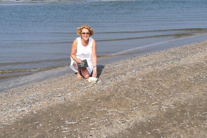Frau Mooi am Strand